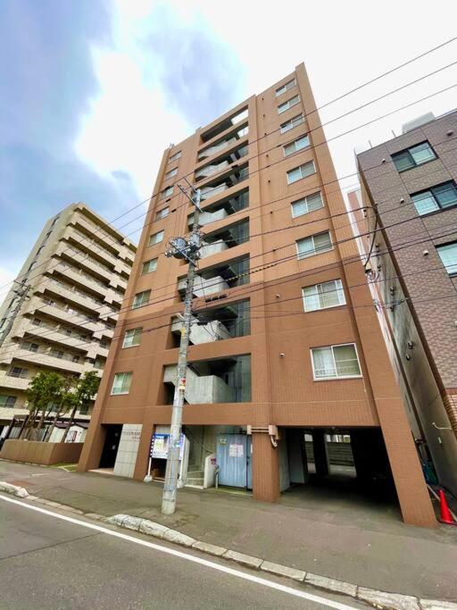 อพาร์ทเม้น 302便利な立地札幌駅が徒歩7分の超人気で美室女性に人気 *